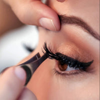 Majestique Eyebrow Plucker Tweezers 1 Piece