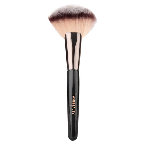 Lyon Beauty USA LARGE FAN BRUSH