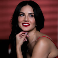 Star Struck by Sunny Leone Long Wear Lip Liner