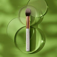 Pigment Play Large Highlighter Brush 1 Piece