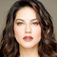 Star Struck by Sunny Leone 2PC Lip Kit Lipstick & Lip Liner