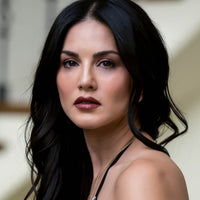 Star Struck by Sunny Leone 2PC Lip Kit Lip Gloss & Liner